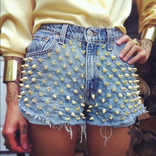 DIY Transformação Shorts tachas