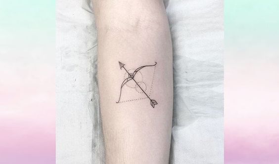 Tatuagens de Signos sagitario flecha