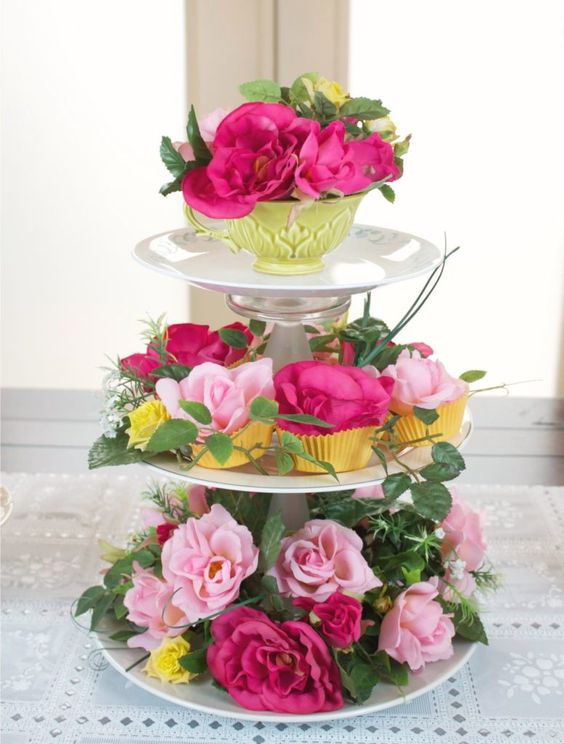 arranjos de flores com bases de bolo 4