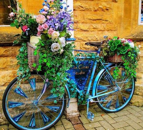 decoraçao de jardim com bicicletas
