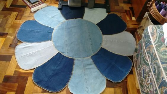 ideias de tapetes feitos com jeans velhos 2