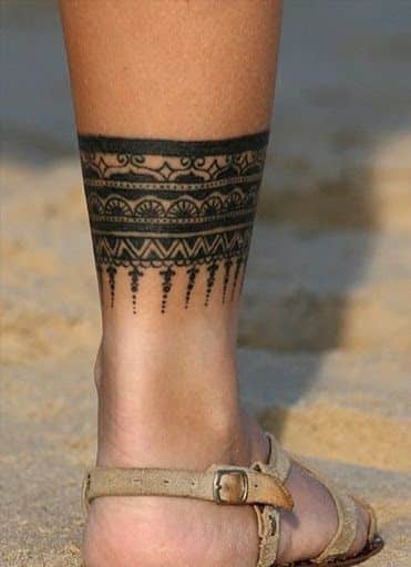 tatuagem feminina tribal delicada perna