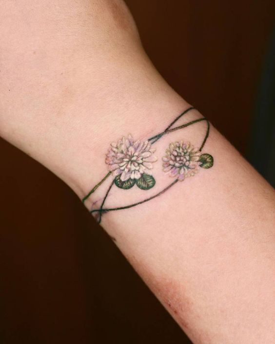 tatuagens delicadas de pulseira para o pulso 3