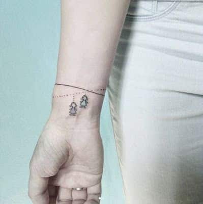 tatuagens delicadas de pulseira para o pulso