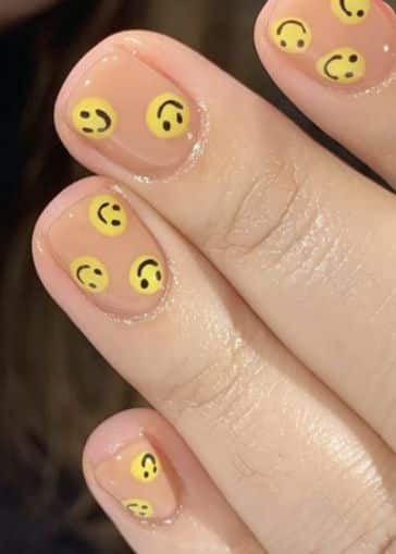 unhas decoradas com emojis 4